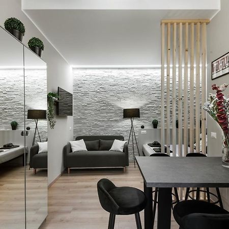 Super Modern And Design Apartment, A Due Passi Dai Navigli Milan Bagian luar foto