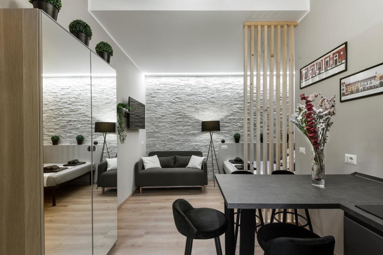 Super Modern And Design Apartment, A Due Passi Dai Navigli Milan Bagian luar foto