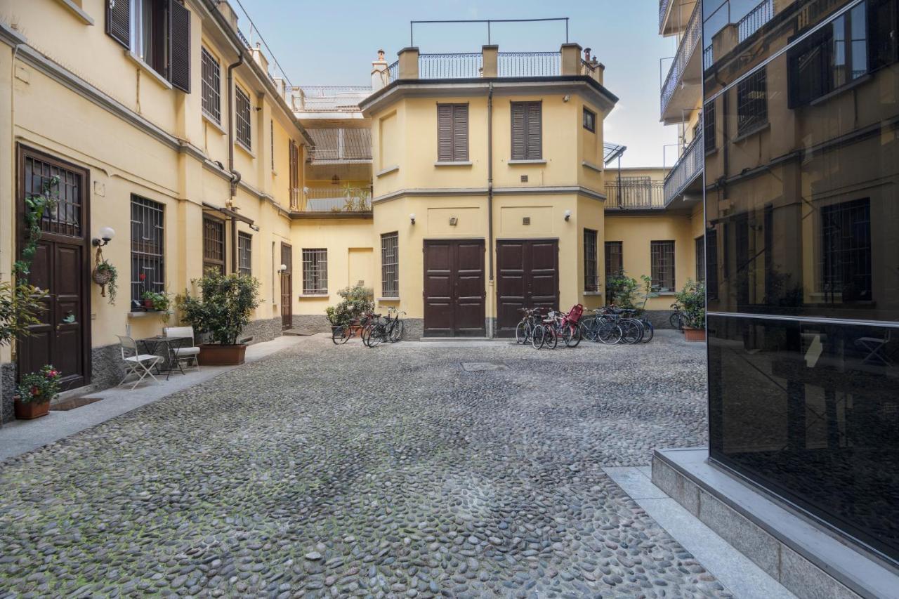 Super Modern And Design Apartment, A Due Passi Dai Navigli Milan Bagian luar foto