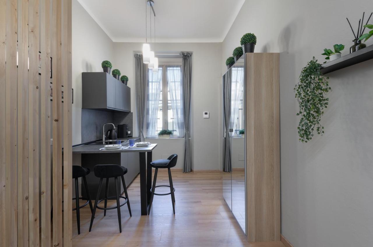 Super Modern And Design Apartment, A Due Passi Dai Navigli Milan Bagian luar foto